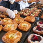 매일 굽는 14가지 페스츄리! 늦게가면 다 팔려서 없다는 인사동 핫플 / Making 14 kinds of pastries every day – Korean street food