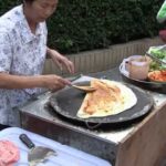 Chinese Street Food:   Jian Bing  煎饼果子   China Fast Food