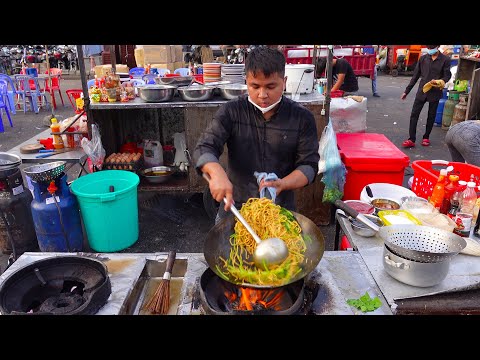 Like A Pro! Ultimate Wok Skills in Cambodia! Making Noodles, Egg Fried Rice – Cambodian Street Food