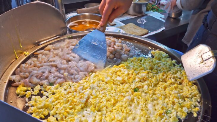 Taiwanese Street Food – Giant Fried Rice , Oyster Omelet,  Clam Soup / 驚人的！巨大蛋炒飯, 蝦仁煎, 蛤仔湯 – 台灣街頭美食