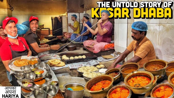 106-Yr-Old Amritsari Indian Street Food | Best Lacha Paratha, Dal Fry, Palak Paneer Desi Ghee Loaded