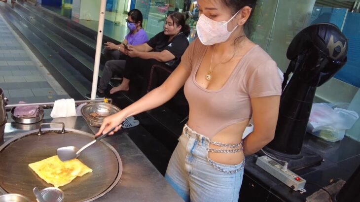 Famous $1 Banana Pancake Served By Beautiful Thai Lady – Thailand Street Food
