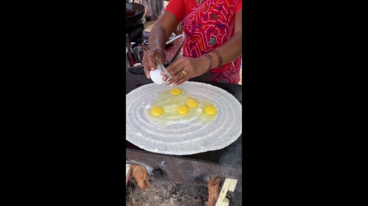 Mumbai Aunty Making Baahubali Egg Dosa | Indian Street Food #shorts #ashortaday #indianstreetfood