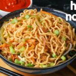 street desi style veg hakka noodles recipe | vegetable noodles recipe | veg hakka noodles recipe