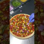 Loaded Veggies Pizza 🍕|| La Pinoz Pizza Review || 🤩 #shorts #pizza #foodvideo