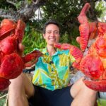 Huge Coconut Crab!! 🦀 (UNLIKE Any Other Crab on Earth!!) South Pacific Islands