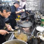 注文が殺到する爆量ガツ盛り町中華を営む鉄人職人の１日に密着丨Egg Fried Rice – Wok Skills in Japan