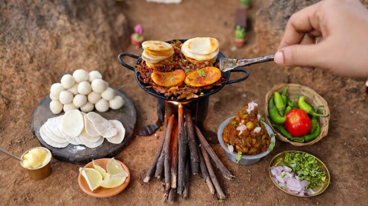 Ultimate Chole Kulche Making | Indian Street Food | Mayapuri Ke Cholay Matar Kulche | The Tiny Foods